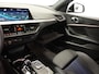 BMW 1-Serie 118i M-Sport Automaat Digitale Cockpit Climate control Stoel verwarming LED Sfeer verlichting Lichtmetalen velgen Navigatie Apple carplay/ Android auto Parkeersensoren
