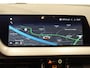 BMW 1-Serie 118i M-Sport Automaat Digitale Cockpit Climate control Stoel verwarming LED Sfeer verlichting Lichtmetalen velgen Navigatie Apple carplay/ Android auto Parkeersensoren