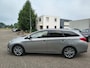 Toyota Auris Touring Sports 1.8 Hybrid Lease met trekhaak,navigatie en panoramadak!