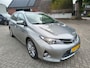 Toyota Auris Touring Sports 1.8 Hybrid Lease met trekhaak,navigatie en panoramadak!