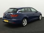 SEAT Leon ST 150 PK 1.4 EcoTSI FR Bluetooth, Cruise control adaptief, stuur multifunctioneel, voorstoelen verwarmd, schakelpaddles, De SEAT Leon ST 1.4 EcoTSI FR is een luxe, ruime en sportieve stationwagen die comfort en prestaties perfect combineert. Dankzij de complete en optievolle uitrusting, moderne technologie en s
