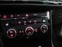 SEAT Leon ST 150 PK 1.4 EcoTSI FR Bluetooth, Cruise control adaptief, stuur multifunctioneel, voorstoelen verwarmd, schakelpaddles, De SEAT Leon ST 1.4 EcoTSI FR is een luxe, ruime en sportieve stationwagen die comfort en prestaties perfect combineert. Dankzij de complete en optievolle uitrusting, moderne technologie en s