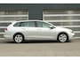 Volkswagen Golf Variant 1.0 eTSI 110pk DSG Life | CarPlay & Android Auto | Allseason Banden | Navigatie