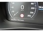 Volvo XC40 T4 Automaat Plug-in hybrid Plus Dark | Panoramadak | Adaptieve Cruise Control | Harman Kardon audio | Trekhaak semi elektrisch inklapbaar | 18" Lichtmetalen velgen | Elektrisch verstelbare voorstoelen | Stoel- & Stuurwielverwarming