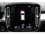 Volvo XC40 T4 Automaat Plug-in hybrid Plus Dark | Panoramadak | Adaptieve Cruise Control | Harman Kardon audio | Trekhaak semi elektrisch inklapbaar | 18" Lichtmetalen velgen | Elektrisch verstelbare voorstoelen | Stoel- & Stuurwielverwarming