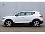 Volvo XC40 T4 Automaat Plug-in hybrid Plus Dark | Panoramadak | Adaptieve Cruise Control | Harman Kardon audio | Trekhaak semi elektrisch inklapbaar | 18" Lichtmetalen velgen | Elektrisch verstelbare voorstoelen | Stoel- & Stuurwielverwarming