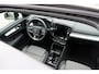 Volvo XC40 T4 Automaat Plug-in hybrid Plus Dark | Panoramadak | Adaptieve Cruise Control | Harman Kardon audio | Trekhaak semi elektrisch inklapbaar | 18" Lichtmetalen velgen | Elektrisch verstelbare voorstoelen | Stoel- & Stuurwielverwarming