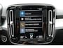 Volvo XC40 T4 Automaat Plug-in hybrid Plus Dark | Panoramadak | Adaptieve Cruise Control | Harman Kardon audio | Trekhaak semi elektrisch inklapbaar | 18" Lichtmetalen velgen | Elektrisch verstelbare voorstoelen | Stoel- & Stuurwielverwarming