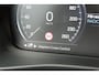 Volvo XC40 T4 Automaat Plug-in hybrid Plus Dark | Panoramadak | Adaptieve Cruise Control | Harman Kardon audio | Trekhaak semi elektrisch inklapbaar | 18" Lichtmetalen velgen | Elektrisch verstelbare voorstoelen | Stoel- & Stuurwielverwarming