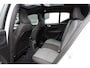 Volvo XC40 T4 Automaat Plug-in hybrid Plus Dark | Panoramadak | Adaptieve Cruise Control | Harman Kardon audio | Trekhaak semi elektrisch inklapbaar | 18" Lichtmetalen velgen | Elektrisch verstelbare voorstoelen | Stoel- & Stuurwielverwarming