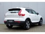 Volvo XC40 T4 Automaat Plug-in hybrid Plus Dark | Panoramadak | Adaptieve Cruise Control | Harman Kardon audio | Trekhaak semi elektrisch inklapbaar | 18" Lichtmetalen velgen | Elektrisch verstelbare voorstoelen | Stoel- & Stuurwielverwarming