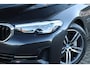 BMW 5-Serie Touring (g31) 530e 292PK Business Edition | Leer | Camera | Live Cockpit | Clima | Stoel/stuurverwarming | Sfeerverlichting | Trekhaak |