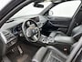 BMW X3 xDrive30e High Executive | M-Sport | Panoramadak | Apple Carplay / Android Auto | Camera | Virtual Cockpit | Heads-Up Display | Memory Seats | Stoelverwarming | Elektrische Achterklep | Akoestiek Glas | Harman-Kardon | Sfeerverlichting | Climate Control | 20" Lichtmetalen Velgen |