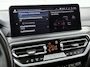 BMW X3 xDrive30e High Executive | M-Sport | Panoramadak | Apple Carplay / Android Auto | Camera | Virtual Cockpit | Heads-Up Display | Memory Seats | Stoelverwarming | Elektrische Achterklep | Akoestiek Glas | Harman-Kardon | Sfeerverlichting | Climate Control | 20" Lichtmetalen Velgen |