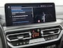 BMW X3 xDrive30e High Executive | M-Sport | Panoramadak | Apple Carplay / Android Auto | Camera | Virtual Cockpit | Heads-Up Display | Memory Seats | Stoelverwarming | Elektrische Achterklep | Akoestiek Glas | Harman-Kardon | Sfeerverlichting | Climate Control | 20" Lichtmetalen Velgen |
