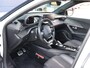 Peugeot 2008 1.2 130pk Automaat GT-Line Navigatie |  Schuif/-kanteldak | Achteruitrijcamera | Stoelverwarming | Keyless | Climate Control | Cruise Control | Parkeersensoren v+a | Full Led koplampen | 3D Cockpit | Dodehoeksensor | DAB+ radio | Apple Carplay / Android Auto | Donker getint glas | Afneembare trekhaak | 18" lichtmetalen velgen |