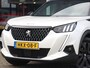 Peugeot 2008 1.2 130pk Automaat GT-Line Navigatie |  Schuif/-kanteldak | Achteruitrijcamera | Stoelverwarming | Keyless | Climate Control | Cruise Control | Parkeersensoren v+a | Full Led koplampen | 3D Cockpit | Dodehoeksensor | DAB+ radio | Apple Carplay / Android Auto | Donker getint glas | Afneembare trekhaak | 18" lichtmetalen velgen |