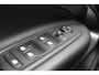 Abarth 600e Abarth Scorpionissima 54 kWh 282PK | Fabrieksgarantie | Kuipstoelen | Cruise control Adaptief | Apple Carplay/Android Auto | Parkeercamera | Half leder/alcantara | Voorruit verwarming | Parkeersensoren | Bluetooth | Navigatie |
