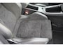 Abarth 600e Abarth Scorpionissima 54 kWh 282PK | Fabrieksgarantie | Kuipstoelen | Cruise control Adaptief | Apple Carplay/Android Auto | Parkeercamera | Half leder/alcantara | Voorruit verwarming | Parkeersensoren | Bluetooth | Navigatie |
