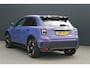 Abarth 600e Abarth Scorpionissima 54 kWh 282PK | Fabrieksgarantie | Kuipstoelen | Cruise control Adaptief | Apple Carplay/Android Auto | Parkeercamera | Half leder/alcantara | Voorruit verwarming | Parkeersensoren | Bluetooth | Navigatie |