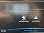 Peugeot 2008 130 Pk Automaat Benzine * Navigatie * Voor en Achter Parkeersensoren + Camera Achterzijde !  * Climate & Cruise Control * Keyless Start * Parfumeur * Vingerhoets; Vierde Generatie Eersteklas Service. Al meer dan 100 jaar een begrip in de Brabantse Kempen