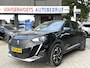 Peugeot 2008 130 Pk Automaat Benzine * Navigatie * Voor en Achter Parkeersensoren + Camera Achterzijde !  * Climate & Cruise Control * Keyless Start * Parfumeur * Vingerhoets; Vierde Generatie Eersteklas Service. Al meer dan 100 jaar een begrip in de Brabantse Kempen