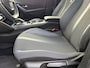Peugeot 2008 130 Pk Automaat Benzine * Navigatie * Voor en Achter Parkeersensoren + Camera Achterzijde !  * Climate & Cruise Control * Keyless Start * Parfumeur * Vingerhoets; Vierde Generatie Eersteklas Service. Al meer dan 100 jaar een begrip in de Brabantse Kempen