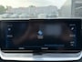 Peugeot 2008 130 Pk Automaat Benzine * Navigatie * Voor en Achter Parkeersensoren + Camera Achterzijde !  * Climate & Cruise Control * Keyless Start * Parfumeur * Vingerhoets; Vierde Generatie Eersteklas Service. Al meer dan 100 jaar een begrip in de Brabantse Kempen