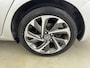 Toyota Auris Touring Sports 1.8 Hybrid Dynamic | 17' Velgen | Parkeercamera |