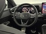 Volkswagen T-Roc 1.5 e TSI R-Line Black edition Panoramadak, Camera, Elektrische trekhaak, Navi, Elektrische achterklep, Cruise control adaptief, 19 Inch velgen, 2 Jaar garantie