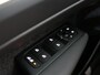 Volvo XC40 2.0 B3 Core - Elektr. Wegklapbare trekhaak - Dodehoek - 18"LMV - Stoel en Stuurverw