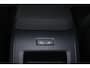 Volvo XC60 T6 Recharge AWD Plus Dark - Panorama/schuifdak - IntelliSafe Assist & Surround - 360º Camera - Harman/Kardon audio - Verwarmde voorstoelen, stuur & achterbank - Parkeersensoren voor & achter - Elektr. bedienb. voorstoelen met geheugen - Head up display - Draadloze tel. lader - Inklapbare trekhaak - 19' LMV