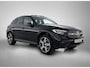 Mercedes-Benz GLC 300e 4MATIC Business Solution AMG | Advanced plus | Nightpakket | Parkeerpakket met achteruitcamera | Trekhaak | Middenconsole metaalstructuur | Panoramaschuifdak | 20 inch vijfspaaks lichtmetalen AMG-velgen | Warmtewerend, donkergetint glas |