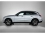 Mercedes-Benz GLC 300e 4MATIC Business Solution AMG | Advanced plus | Nightpakket | Parkeerpakket met achteruitcamera | Trekhaak | Panoramaschuifdak | Middenconsole metaalstructuur | 20 inch vijfspaaks lichtmetalen AMG-velgen |