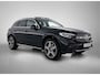 Mercedes-Benz GLC 300e 4MATIC Business Solution AMG | Advanced plus | Trekhaak | Panoramaschuifdak | Treeplanken in aluminiumlook | Middenconsole metaalstructuur | 20 inch vijfspaaks lichtmetalen AMG-velgen |
