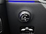 Mercedes-Benz GLC 300e 4MATIC Business Solution AMG | Premium pakket | Winterpakket | Nightpakket | Rijassistentiepakket Plus | Trekhaak | Treeplanken in aluminiumlook | Burmester® 3D surround sound systeem | Panoramaschuifdak | 360° camera | 19” vijfspaaks lichtmetalen AMG-velgen |