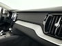Volvo V60 B4 Ultimate Dark | Panoramadak | 360° camera | Harman Kardon | Head-up display | Stoelventilatie | Stoel- en stuurverwarming | Trekhaak