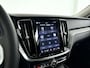 Volvo V60 B4 Ultimate Dark | Panoramadak | 360° camera | Harman Kardon | Head-up display | Stoelventilatie | Stoel- en stuurverwarming | Trekhaak