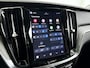 Volvo V60 B4 Ultimate Dark | Panoramadak | 360° camera | Harman Kardon | Head-up display | Stoelventilatie | Stoel- en stuurverwarming | Trekhaak