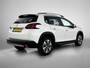 Peugeot 2008 SUV Allure 110pk | Lage kilometerstand | Navigatie | Achteruitrijcamera | Climate Control | Cruise Control | Parkeersensoren | Half lederen sportstoelen | Apple Carplay / Android Auto | Bluetooth | Elektrisch inklapbare spiegels | Automatisch dimlicht | Regensensor | Donker getint glas | 100% dealeronderhouden | 16" lichtmetalen velgen |