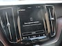 Volvo XC60 2.0 T6 Plug-in hybrid AWD Ultimate Dark Luchtvering Electrisch Panorama dak Google Services Dab Camera Half Leder Seat Comfort Pack