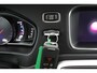 Volvo V40 T3 Polar+ Sport | Panoramadak | Harman Kardon | Camera | Parkeersensoren voor en achter | Stoelverwarming |