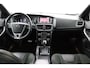 Volvo V40 T3 Polar+ Sport | Panoramadak | Harman Kardon | Camera | Parkeersensoren voor en achter | Stoelverwarming |