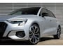 Audi A3 Sportback 35 TFSI 150PK S edition | 19 Inch | Apple Carplay |  Achteruitrijcamera | Panoramadak | Trekhaak |