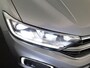 Volkswagen T-Roc 1.5 TSI Style 150 pk Automaat (DSG) | Navigatie | Trekhaak (afneembaar) | Parkeersensoren (Park assist) | Achteruitrijcamera | Keyless | Elektr. achterklep |