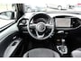 Toyota Aygo X 1.0 VVT-i S-CVT Envy Automaat 72pk | Aangepast naar handgas/rem | Elektrisch vouwdak | Parkeersensoren |