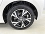 Toyota Yaris 1.5 Hybrid 115 First Edition Comfort Pack | BTW Voertuig | Stoel+stuurverwarming | Dodehoek detectie | Parkeersensoren voor+achter | Draadloze telefoonlader | Cruise Control Adaptive | Apple CarPlay/Android Auto |