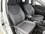 Toyota Yaris 1.5 Hybrid 115 First Edition Comfort Pack | BTW Voertuig | Stoel+stuurverwarming | Dodehoek detectie | Parkeersensoren voor+achter | Draadloze telefoonlader | Cruise Control Adaptive | Apple CarPlay/Android Auto |