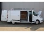 Ford Transit Custom 300 2.0-108pk TDCI L2H1 Trend. Erg nette Ford Transit Custom, die u nog jaren van dienst kan zijn ! Airco, voorraamverw., trekhaak, cruise control, camera, parkeersensoren v+a, 3-zits, laadruimte betimmerd etc.