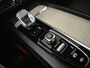 Volvo XC60 2.0 B5 Inscription 250pk AUTO | Panoramadak | Lederen bekleding | Harman Kardon audio | Stoelverwarming voor en achter | Adaptive cruise | Elektrische achterklep | 19" LMV
